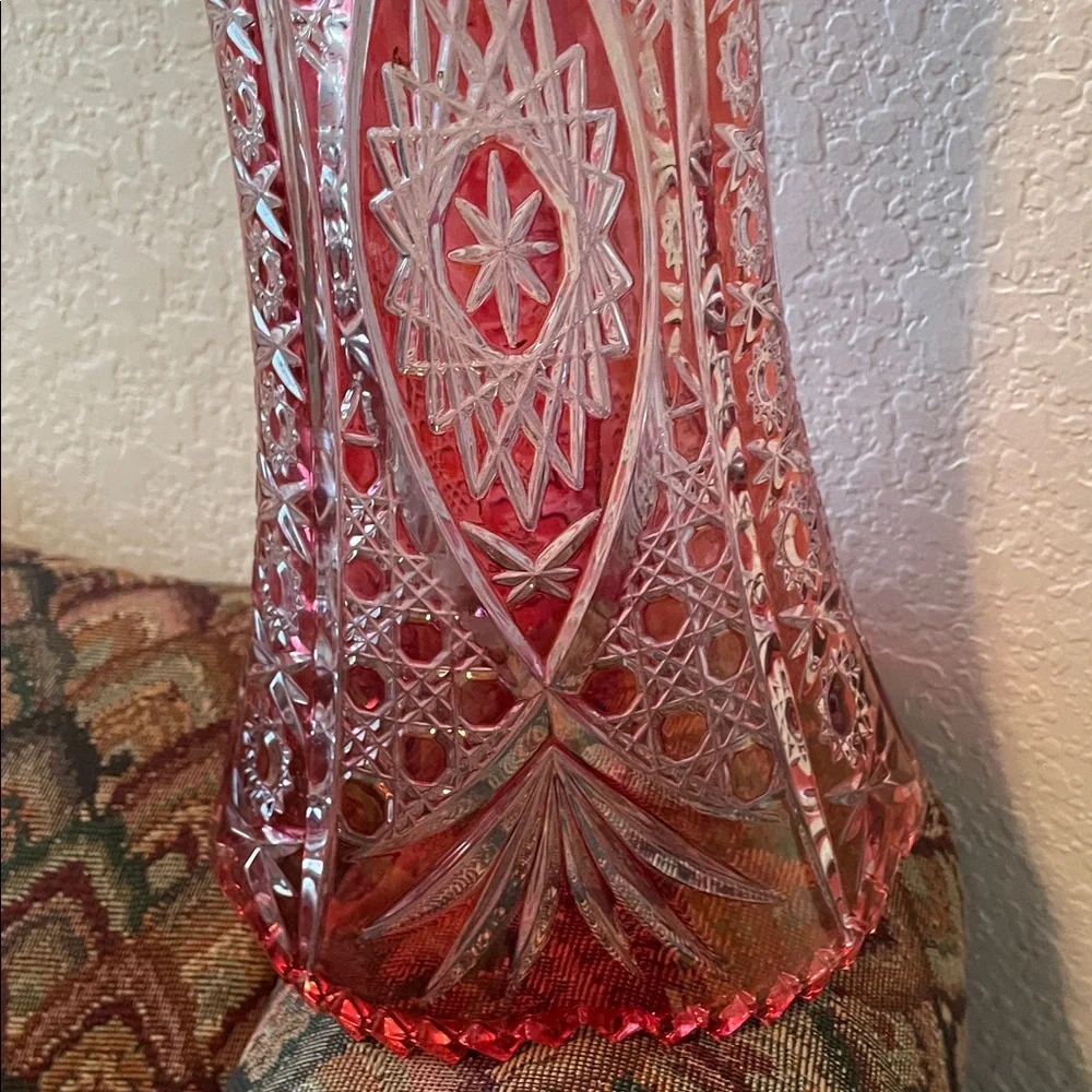 CRISTAL D’ARQUES Collectible RED CUT GLASS ETCHED VASE SHARK TOOTH EDGE PRISTINE